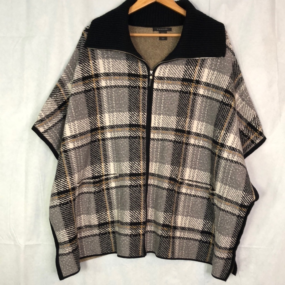 Tahari Women’s Zippered Plaid Black/ Gray Poncho Sweater Size XL
